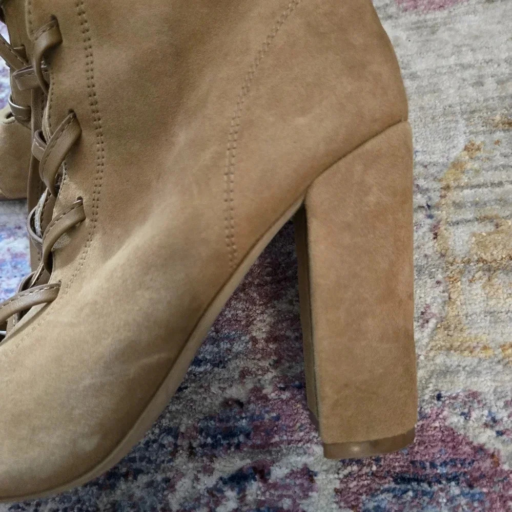 Sam Edelman | Tan Ankle Heelee Lace Up Peep Toe Booties Sz 5.5 - Picture 2 of 6